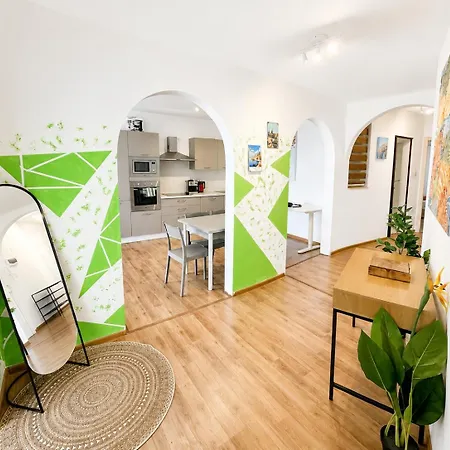 Seaview 12-apartment In